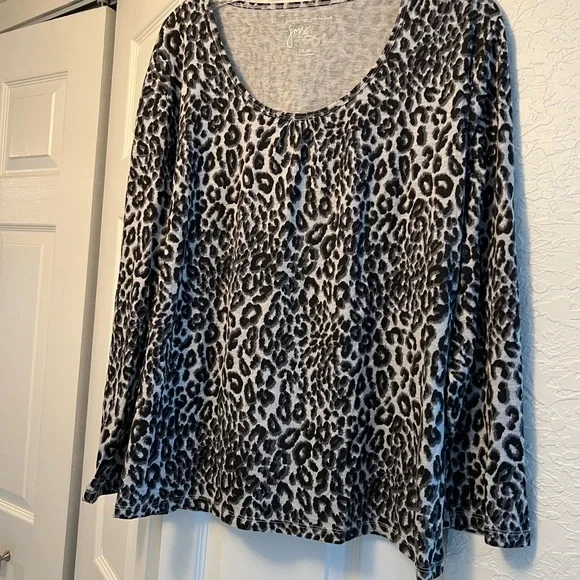 JMS 1X 16W BLACK & GREY ANIMAL PRINT TOP - Picture 5 of 5